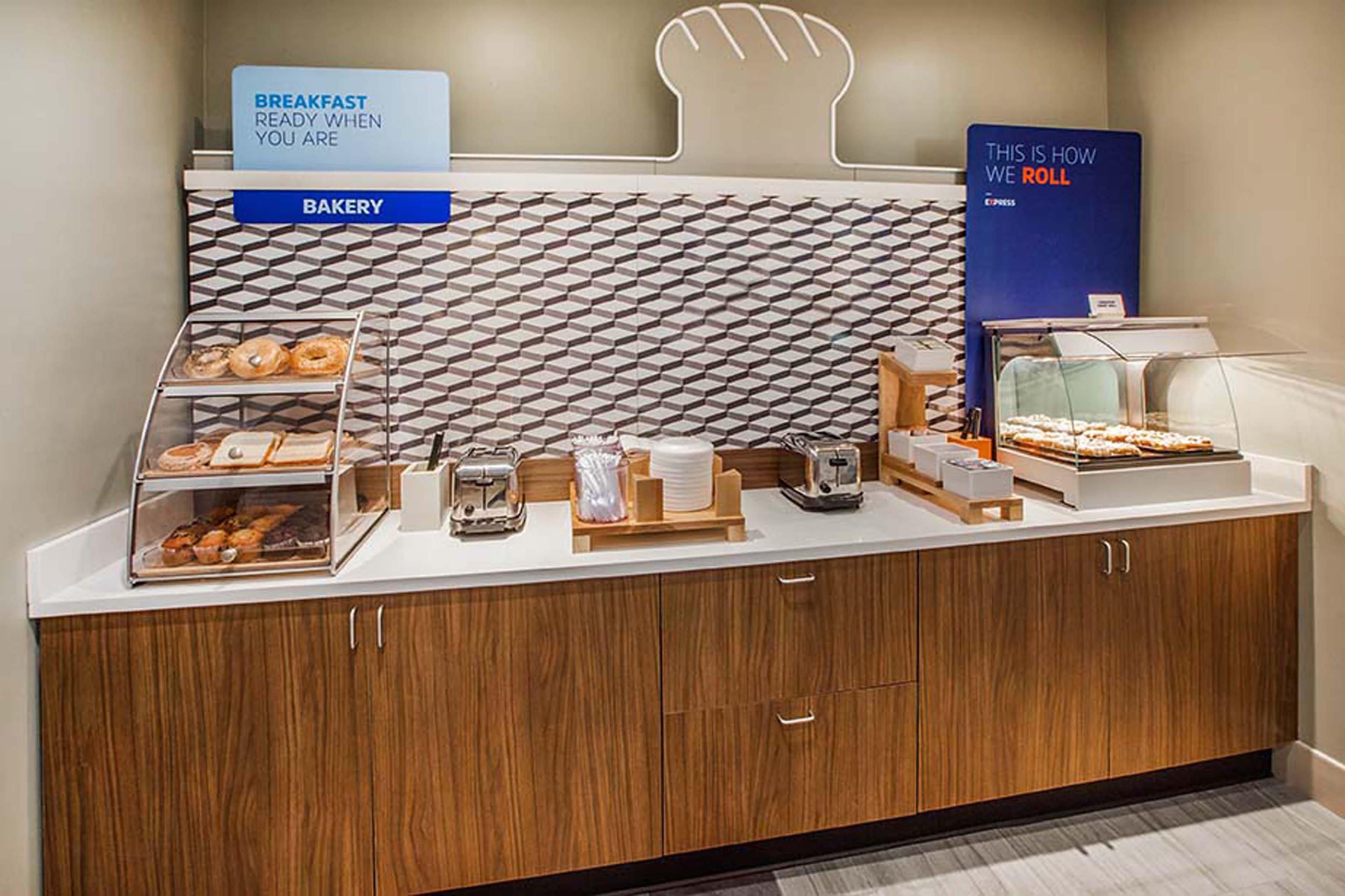 Holiday Inn Express & Suites Marion Northeast By Ihg Экстерьер фото
